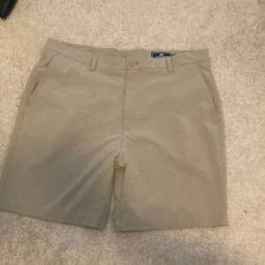 Vineyard vines mens performance breaker shorts size38
